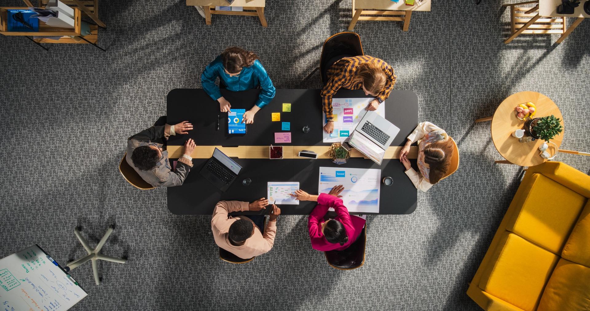 Teammeeting zur Prozessoptimierung | Gehaltsabrechnung online